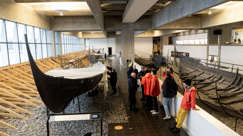 Vikingeskibsmuseets beredskab var tidligt ude for at sikre de originale vikingeskibe mod stormen Pia.