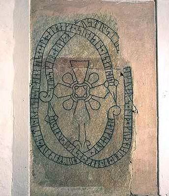 Runesten fra Svinnegarns Kirke. Foto: Bengt A Lundberg (image supplied by National Heritage Board, Stockholm).