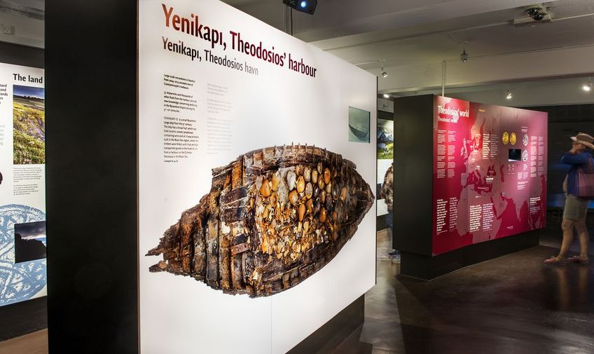 Foto from the special exhibition 'The World in the Viking Age'