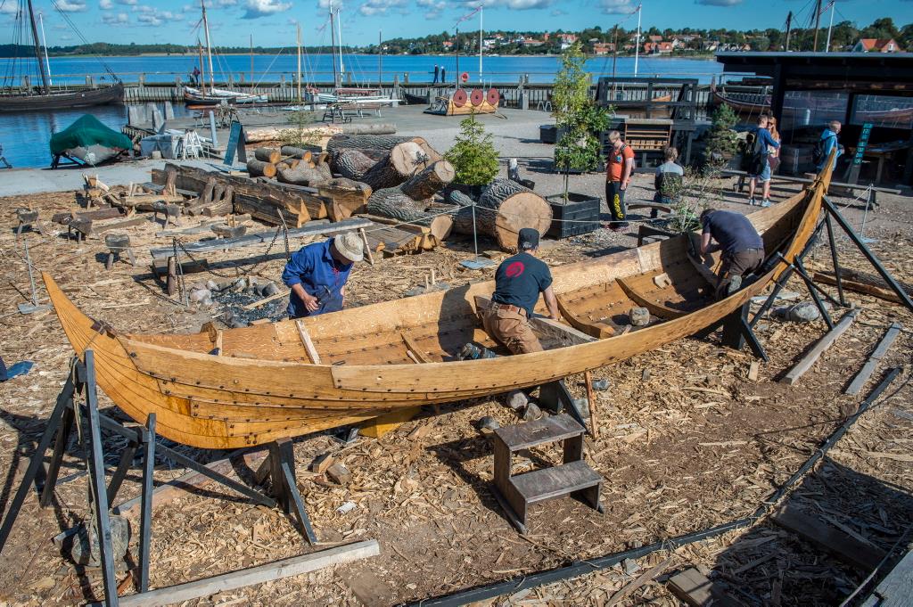 Læs mere om sommeren 2015s helt store projekt, nemlig Gislingeprojektet- et open source bådedygnings projekt.