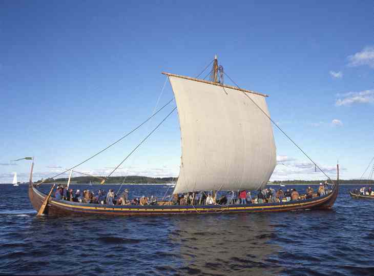 Havhingsten for fulde sejl. Foto Werner Karrasch