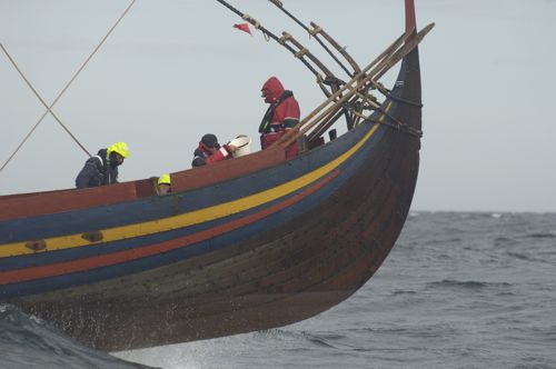 Havhingstens skibsside bliver genstand for marin økologisk forskning. Foto: Werner Karrasch