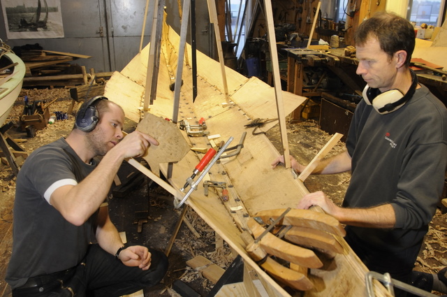 the small boat from gokstad: vikingeskibsmuseet i roskilde