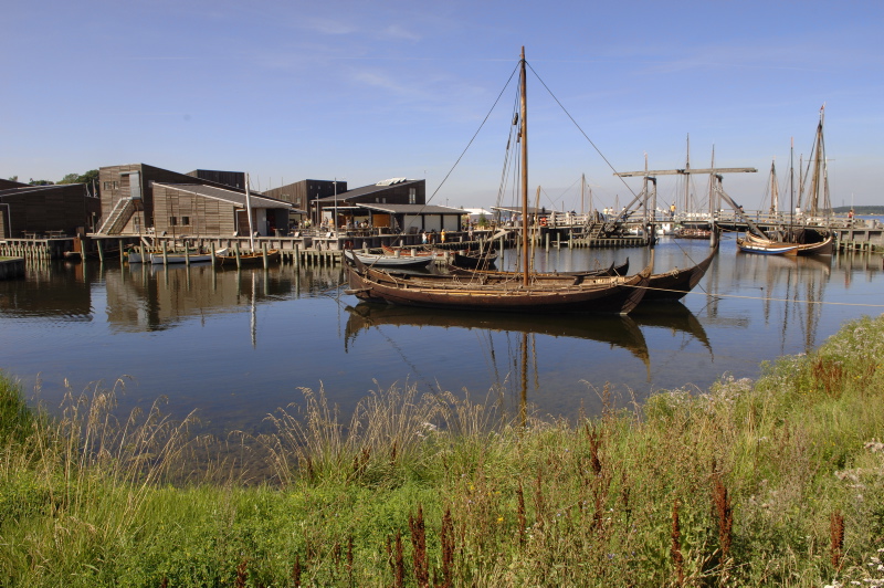 Boote und Schiffe im Museumshafen