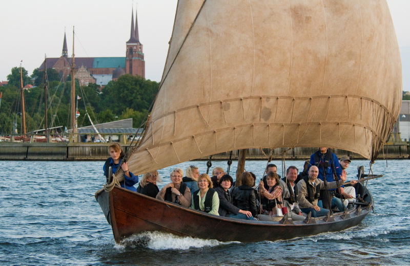 Sailing as a group on a private boat. Copyright: Werner Karrasch, Viking Ship Museum in Roskilde Sailing as a group on a private boat. Copyright: Werner Karrasch, Viking Ship Museum in Roskilde
