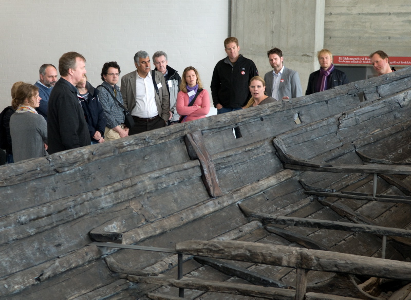 Book en rundvisning på vikingeskibsmuseet, også uden for museets åbningstider Book en rundvisning på vikingeskibsmuseet, også uden for museets åbningstider