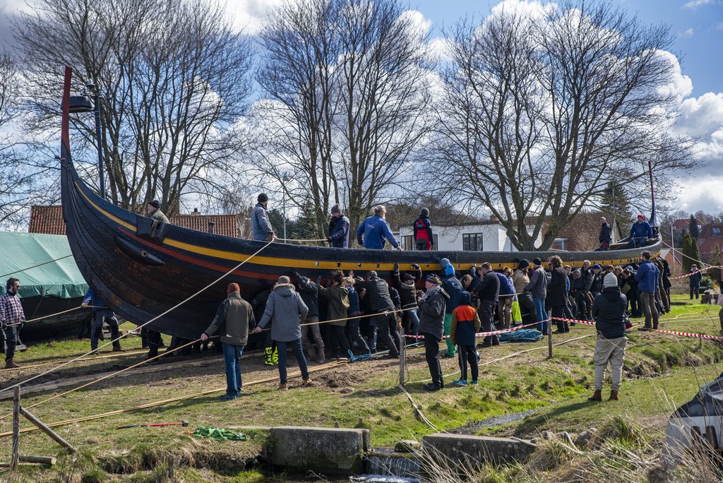 Forårssøsætning. Copyright: Vikingeskibsmuseet i Roskilde.