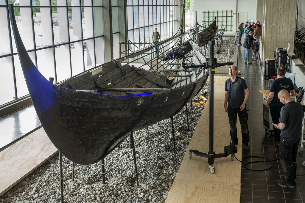 3D scanning i Vikingeskibshallen. Copyright: Vikingeskibsmuseet i Roskilde.
