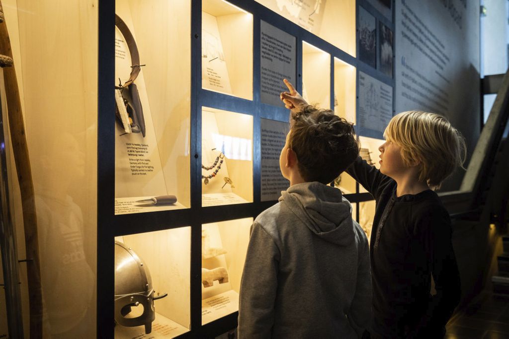 fordyb jer i udstillinger indendør i vintersæsonen på Vikingeskibsmuseet. Foto: Jacob N. Andreassen