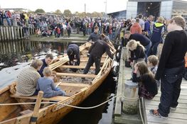 Søsætning af vikingeskibet Skjoldungen på Vikingeskibsmuseet