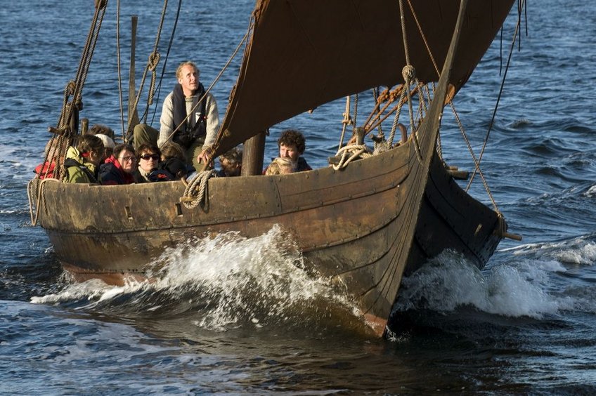 Le Skuldelev 3 est exposé au Musée des bateaux vikings de Roskilde au Danemark Le Skuldelev 3 est exposé au Musée des bateaux vikings de Roskilde au Danemark