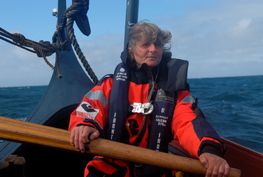 Vibeke Bischoff, The Sea Stallion coxswain at the rudder. The Sea Stallion has two watchmen at the rudder, but sometimes the coxswain lends a hand. Photo: Werner Karrasch, The Viking Ship