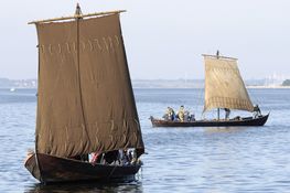 Book gruppesejlads på Roskilde Fjord i traditionelle, nordiske træbåde. Alle dage 1. maj til 30. september