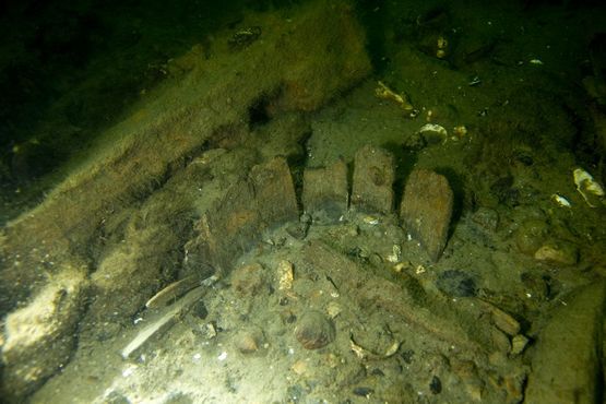 Rester af spand eller pøs. Foto: Morten Johansen, Vikingeskibsmuseet