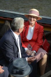 Dronningen og den tyske Forbundspræsident Gauck besøgte Havhingsten mens den lå til kaj i Berlin.