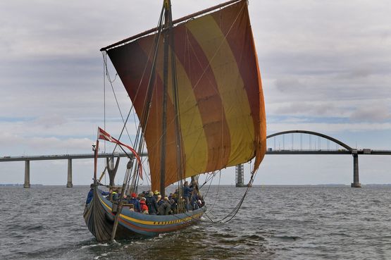 Departure from Rudkøbing. After a short rowing out of the harbor, the sail came up. The wind was with the Sea Stallion all the way to Korsør.