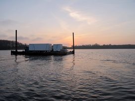 Solnedgang over udgravningsfeltet. Marinarkæologerne arbejder fra solopgang til solnedgang for at nå at bjærge alle de spændende genstande. Foto: Jørgen Dencker