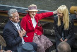 Havhingsten fra Glendalough vari 2014 inviteret til Berlin og ro på floden Spree i anledning af åbningen af udstillingen ”Die Wikinger”. 