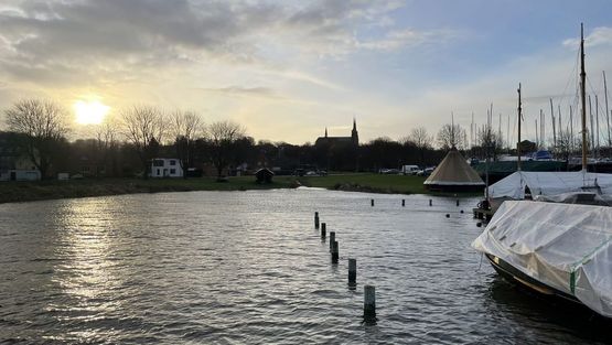 Forhøjet vandstand i museumshavnen ved stormen Pia den 22. december 2023. Foto: Trine Harvøe Kristensen