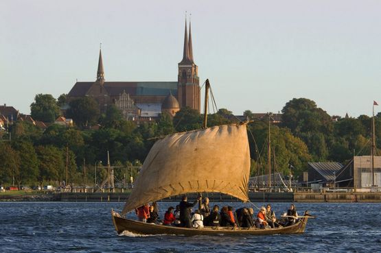 Go on an evening sailing trip and enjoy a summer evening with someone you love