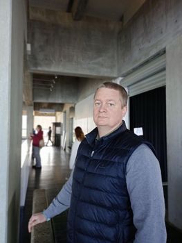 Fagdommer Peter Schjørmann Thorsen har et særligt fokus på udfordringerne med blandt andet tag og beton i den nuværende museumshal. 