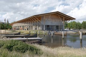 Arkitekternes visualisering af den nye udstillingsbygning til de fem vikingeskibe fra Roskilde Fjord. Copyright: KVANT-1;Lundgaard & Tranberg Arkitekter Arkitekternes visualisering af den nye udstillingsbygning til de fem vikingeskibe fra Roskilde Fjord. Copyright: KVANT-1;Lundgaard & Tranberg Arkitekter