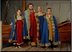Vikingernes grave og gravgaver har givet os et godt billede af, hvordan vikingerne så ud. Copyright Vikingeskibsmuseet Vikingernes grave og gravgaver har givet os et godt billede af, hvordan vikingerne så ud. Copyright Vikingeskibsmuseet