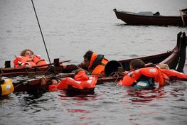 Vikingeskibsmuseet gennemfører jævnligt kæntrings- og redningsøvelser for at være godt forberedte, hvis uheldet skulle være ude. Billedet her er fra en tidligere kæntringsøvelse.