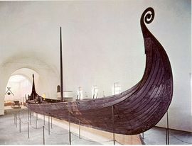 Osebergskibet, som det er udstillet på Vikingskipshuset, Bygdøy, Oslo, Norge (Foto: Vikingeskiphuset)