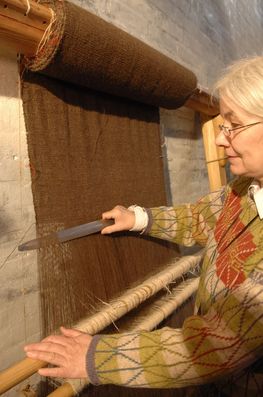 Weaving woolen cloth to a sail. Photo Werner Karrasch