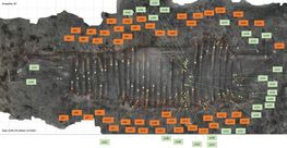 Udgravningens mange faser dokumenteres ved hjælp af fotogrammetri. Her optager arkæologerne en stor mængde fotos, som ved hjælp af et computerprogram omdannes til en 3D-model. 