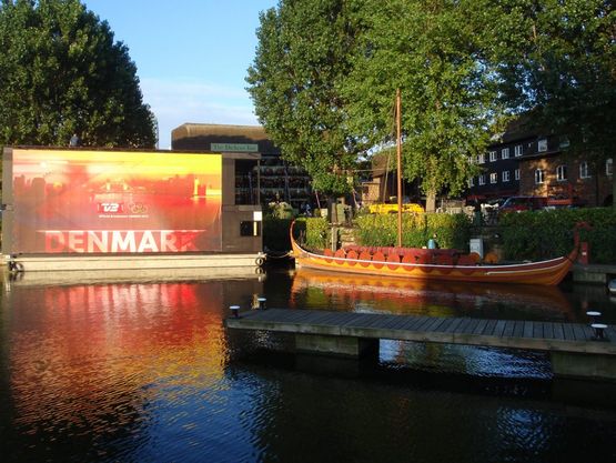 Vikingeskibsrekonstruktionen "Helge Ask" i St Katharine Docks
