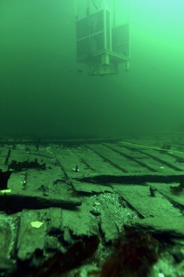 Marinarkæologerne udgravede skibet på 13 meter vand i sejlløbet Svælget mellem Amager og Saltholm.
