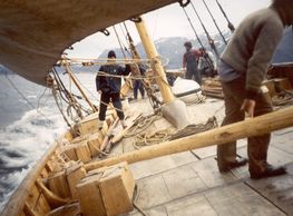 Testsejlads af den første rekonstruktion i 1988. Fotograf Hans Bjorgfjord.