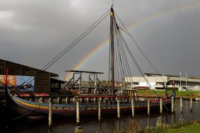 Regnbue Havhingsten ved Museumsøen