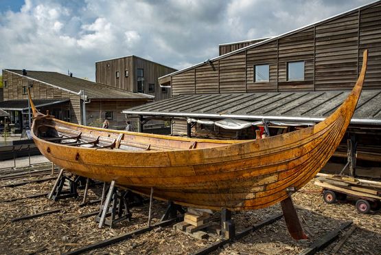 Estrid Byrding, the Museum’s new reconstruction of Skuldelev 3, just before it was launched at the start of May 2022.