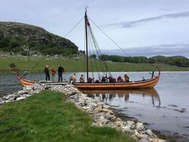 Vikingeskibsmuseets rekonstruktion, langskibet Helge Ask er en af de prominente gæster ved Rikssamlingsjubileet 2022 i Norge.