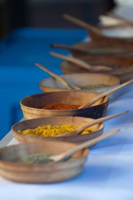 Get in touch with your creative side at our paint workshop, where we work with Viking Age colours. Here, the colourful pigments are made into paint and you can paint beautiful Viking motifs with the home-made paints. 