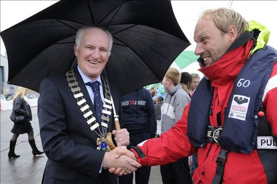 The Mayor of Wicklow Town Council, John O'Brien, welcomes Carsten Hvid
