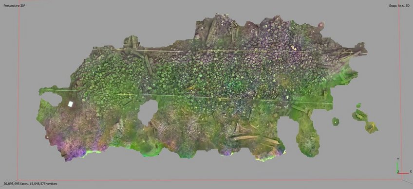Foreløbig 3d-model af vraget af Dannebroge med fritlagte ballaststen. Ballastbunken er over 28 meter lang, 12 meter bred og flere meter høj. Skibstømmeret ses under ballasten. 3d-modellen er fremstillet af ca. 8000 fotos. 