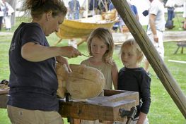 Gennem hele sommeren sætter vi på skift fokus på fortidens maritime håndværk. Mød træskæreren: 12.-13. juli, 24.-27. juli, 7.-8. august, 14.-15. august, 23. august