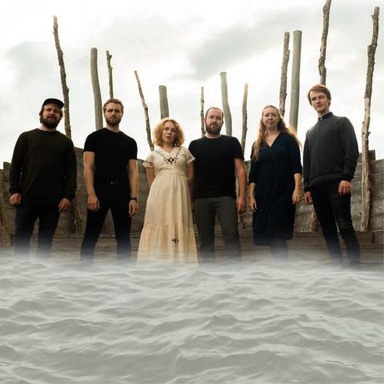 Folkemusikorkestret VIIK giver koncert ombord på Vikingeskibsmuseets langskib, Havhingsten, Lørdag den 13. august 2022.