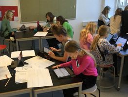 Skolen har selv henvendt sig til museet i forbindelse med en emneuge om perioden, hvor de også kom på museet og deltog i et af vores grundforløb. Eleverne har således arbejdet med emnet i fagene historie, dansk, engelsk, matematik og håndværk og design. Foto: Skolen på Grundtvigsvej 