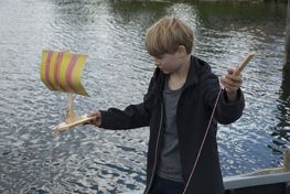 In der großen, neuen Werkstatt ist viel Platz, um ein Boot zu bauen – und füreinander.