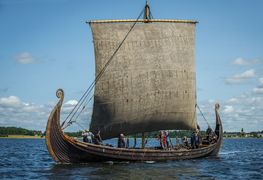 Rekonstruktionen af Osebergskibet 'Saga Oseberg' på besøg i Roskilde i 2015