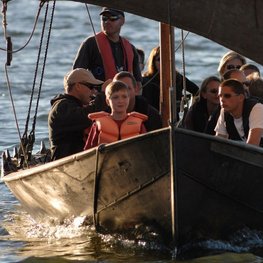 Sejl som gruppe på en privat båd. Copyright: Werner Karrasch, Vikingeskibsmuseet i Roskilde