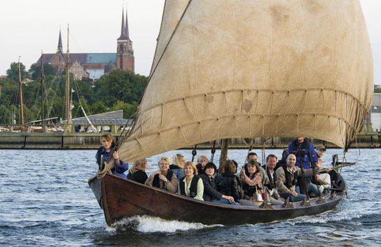 Få en større forståelse for vikingetiden ved selv at sejle ud med kammeraterne fra ungdomsuddannelsen