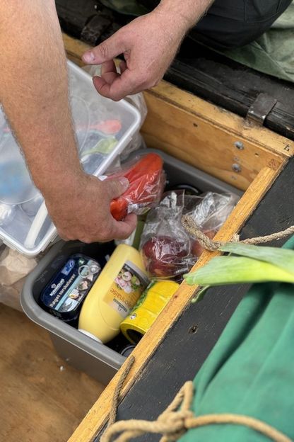 Food is packed tightly under the dorks on Skjoldungen