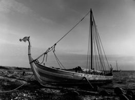 Helge Ask på stranden før slæbet over 'draget' i 1996. Foto: Werner Karrasch
