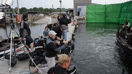 Optagelsesscene i Vikingeskibsmuseets Museumshavn med brug af specielle effekter - Her green screen.